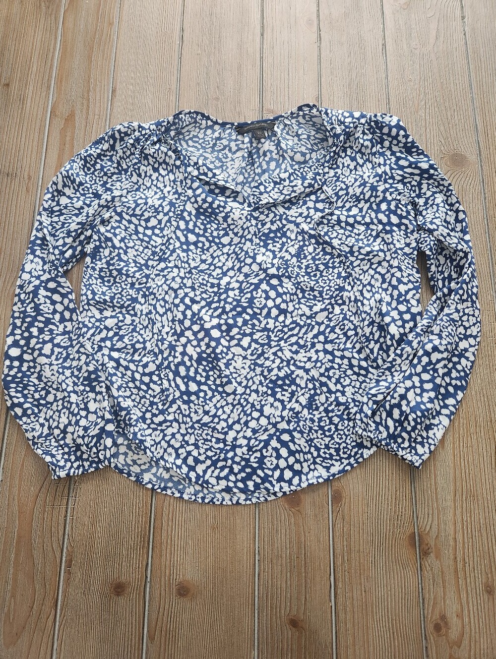 Banana Republic Women’s Navy and White Printed Long-Sleeve Blouse